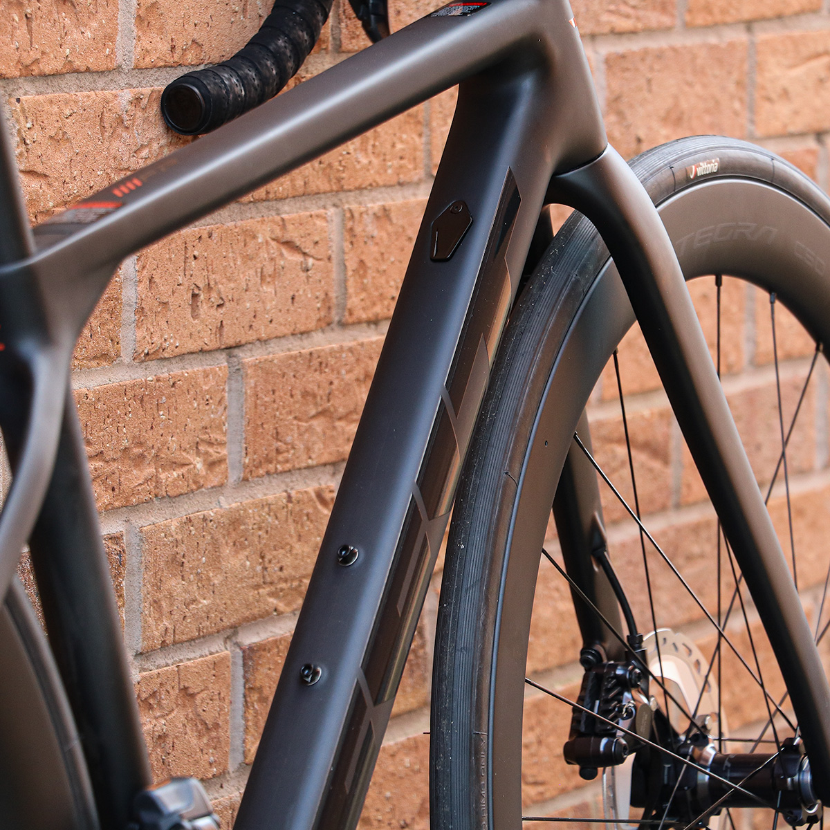 Felt FR Advanced+ Ultegra Di2 Carbon Road Bike - 2025 | Merlin Cycles