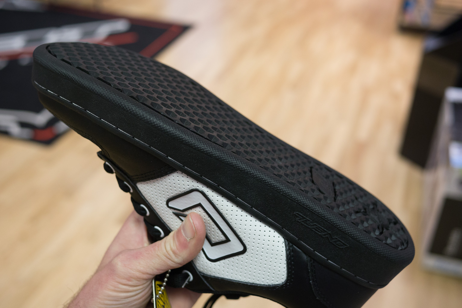 cycling shoes for flat pedals