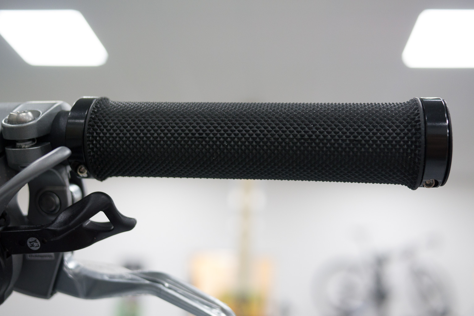 thin mtb grips